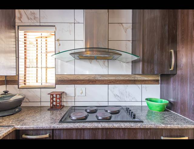 4 BEDROOM HOUSE FOR SALE IN NORTH RIDING AH